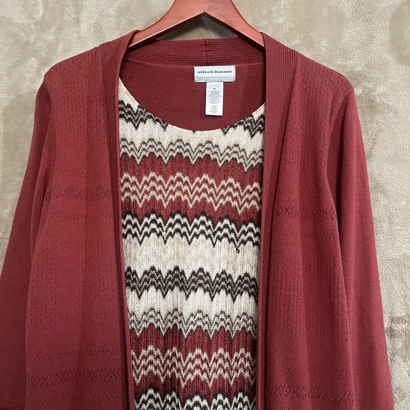 ALFRED DUNNER PETITE TWO IN ONE TOP - Picture 2 of 16